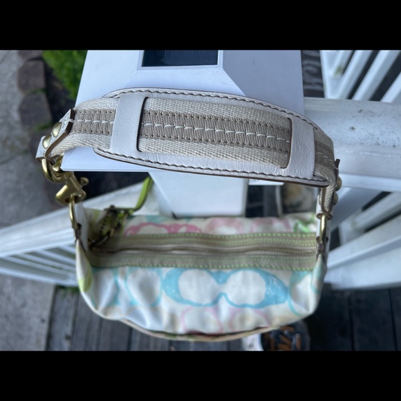 Coach signature multi colored pastel and white hobo bag - Picture 10 of 10